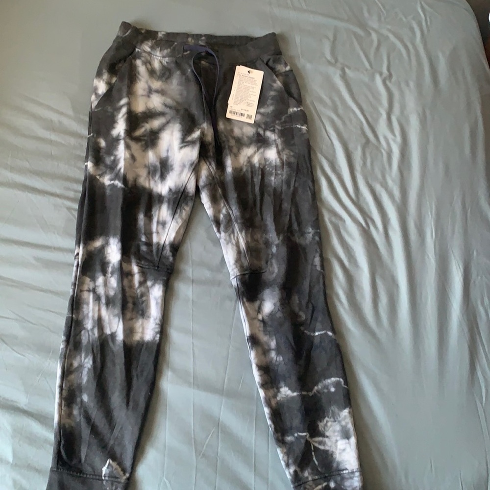 Lululemon medium men’s city sweat joggers